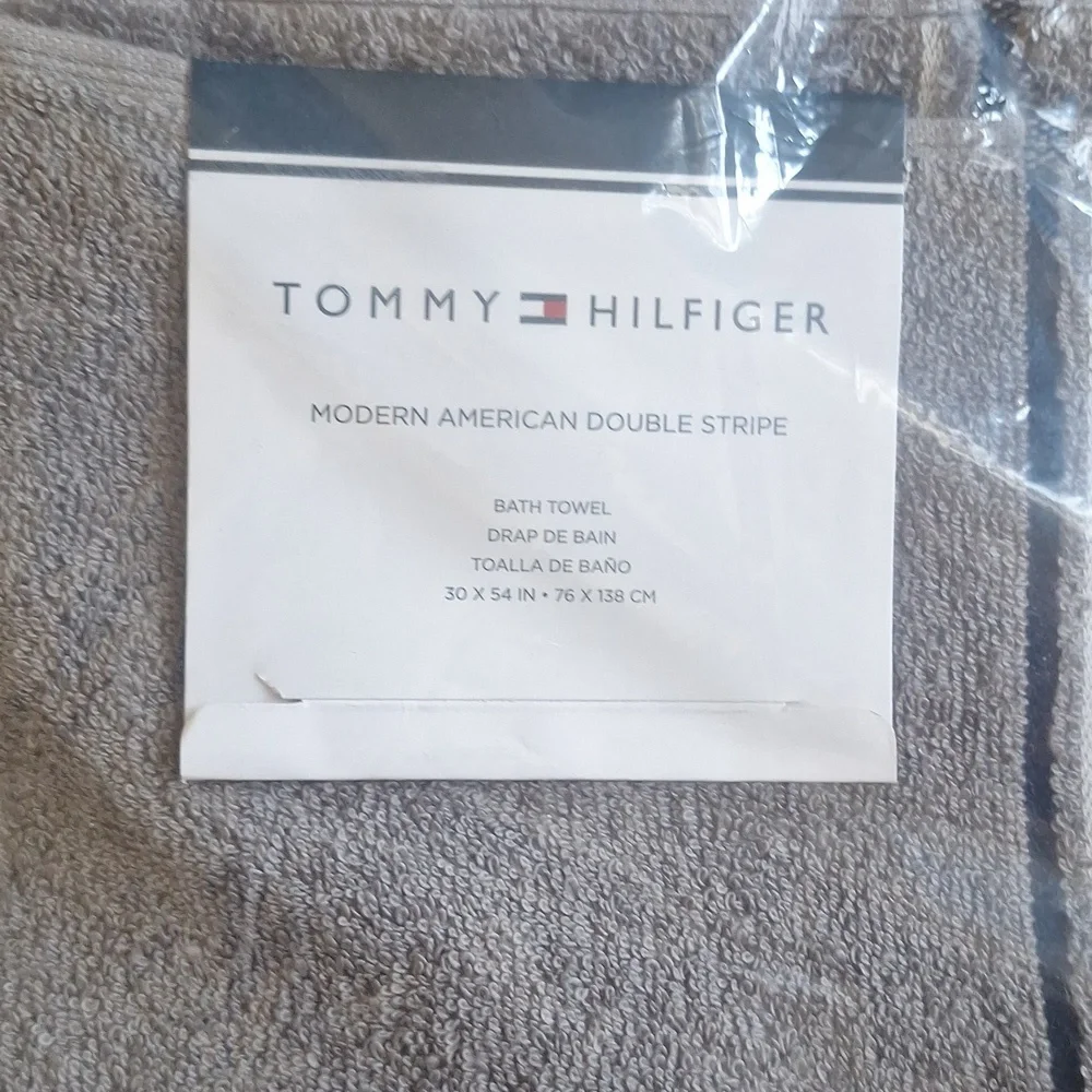Tommy Hilfiger Modern American Double Stripe Bath Towel, 30"×54", 100%Cotton - Picture 2 of 3